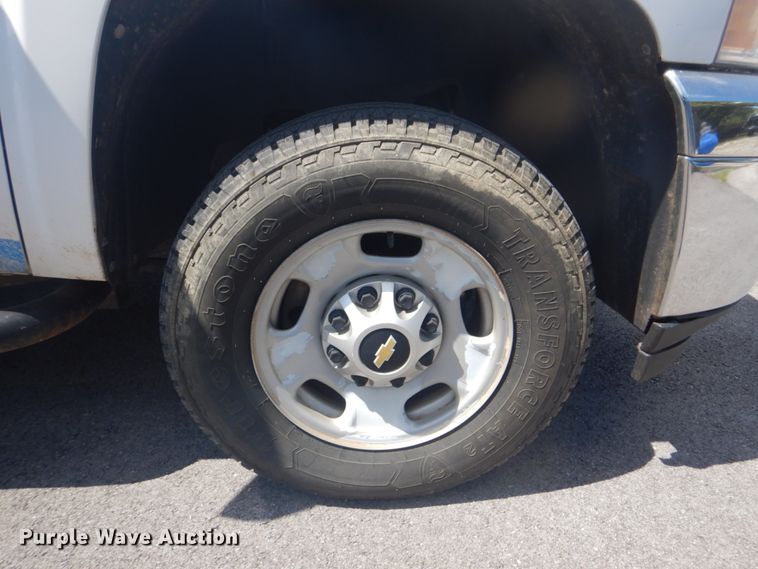 image for item FT9490 2011 Chevrolet Silverado 2500HD Ext. Cab utility bed pickup truck