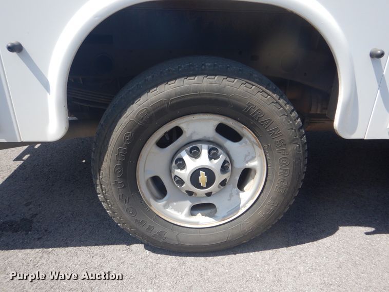 image for item FT9490 2011 Chevrolet Silverado 2500HD Ext. Cab utility bed pickup truck