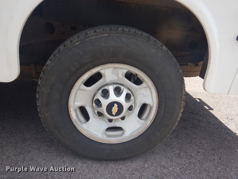 image for item FT9490 2011 Chevrolet Silverado 2500HD Ext. Cab utility bed pickup truck