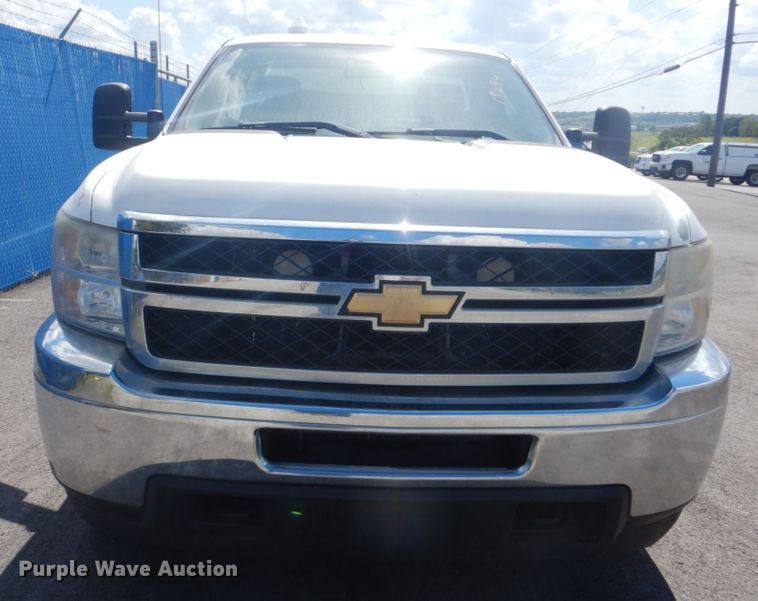 image for item FT9491 2011 Chevrolet Silverado 2500HD utility bed pickup truck