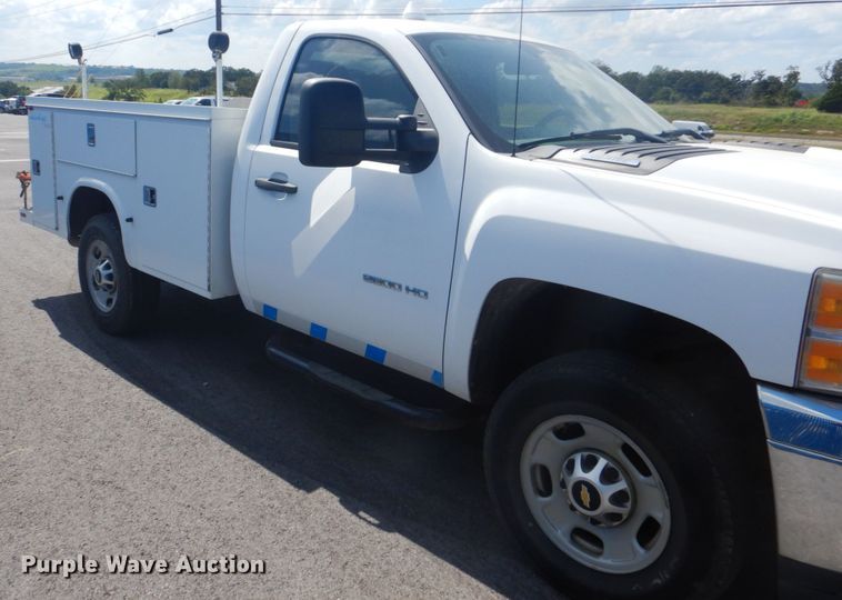 image for item FT9491 2011 Chevrolet Silverado 2500HD utility bed pickup truck