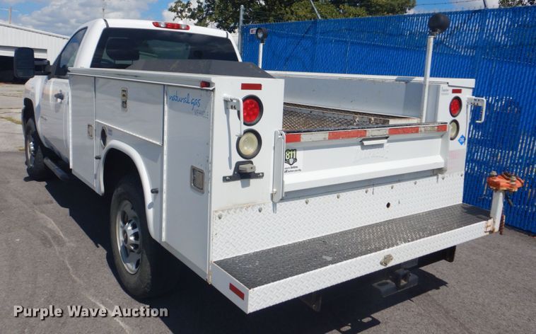 image for item FT9491 2011 Chevrolet Silverado 2500HD utility bed pickup truck
