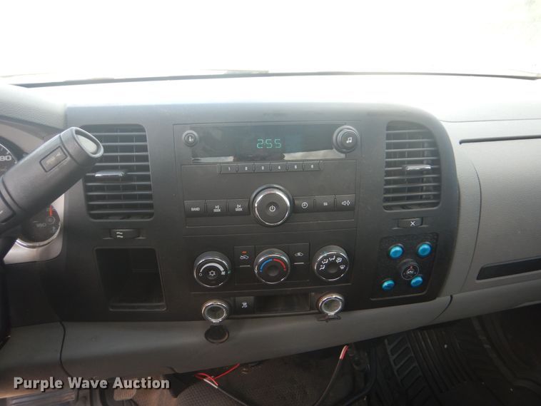 image for item FT9491 2011 Chevrolet Silverado 2500HD utility bed pickup truck