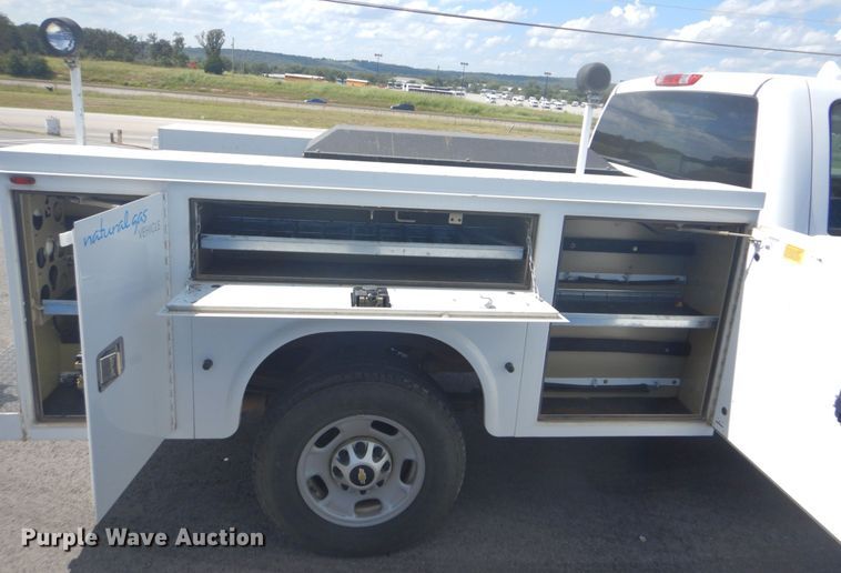 image for item FT9491 2011 Chevrolet Silverado 2500HD utility bed pickup truck