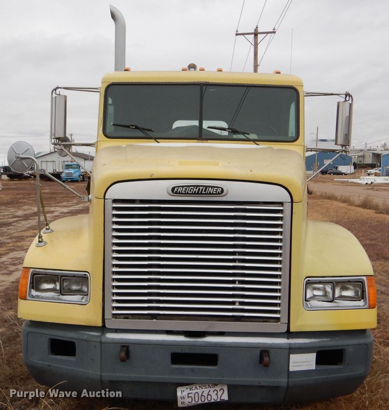 image for item FT9744 2000 Freightliner FLD semi truck