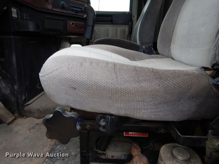 image for item FT9744 2000 Freightliner FLD semi truck