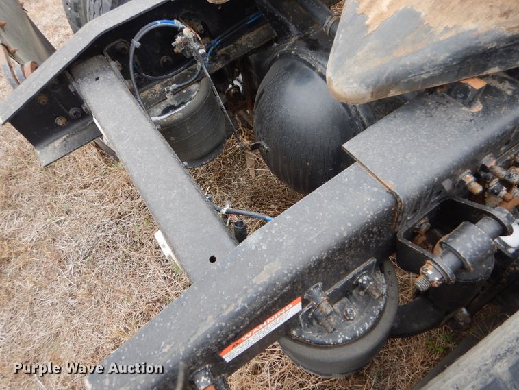 image for item FT9744 2000 Freightliner FLD semi truck