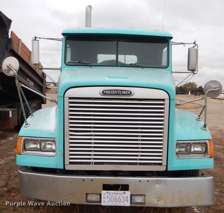 image for item FT9746 2001 Freightliner FLD semi truck