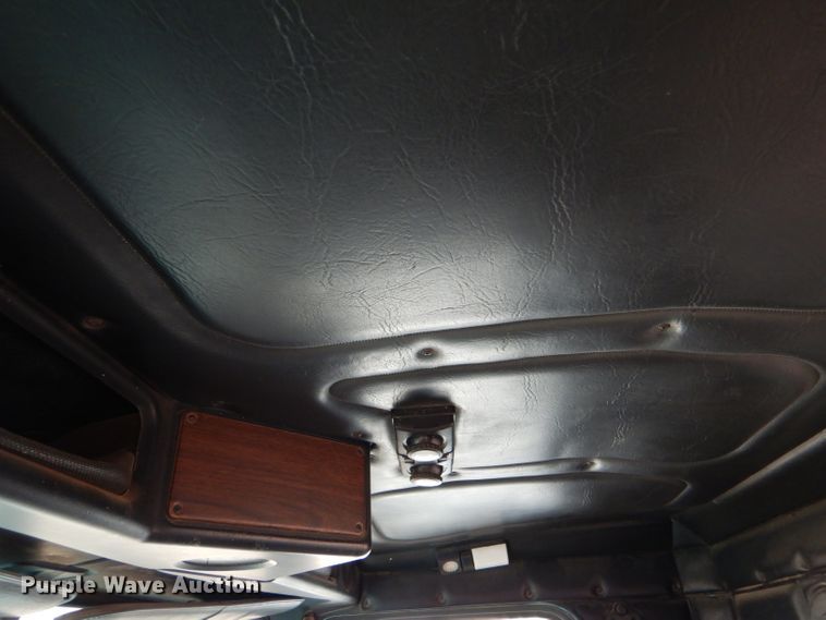 image for item FT9746 2001 Freightliner FLD semi truck