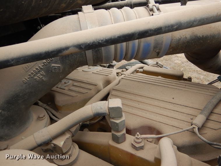 image for item FT9746 2001 Freightliner FLD semi truck