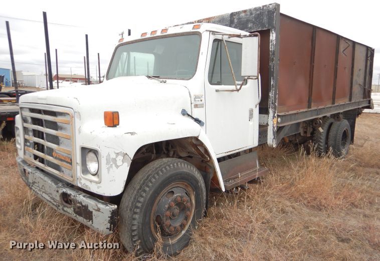 image for item FT9747 1979 International 1724 dump truck