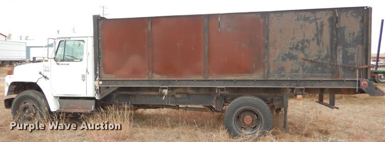 image for item FT9747 1979 International 1724 dump truck