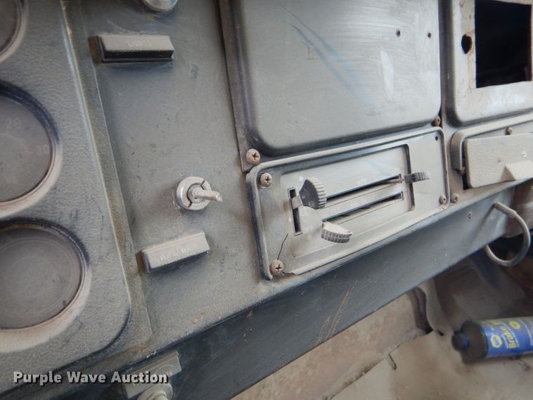 image for item FT9747 1979 International 1724 dump truck