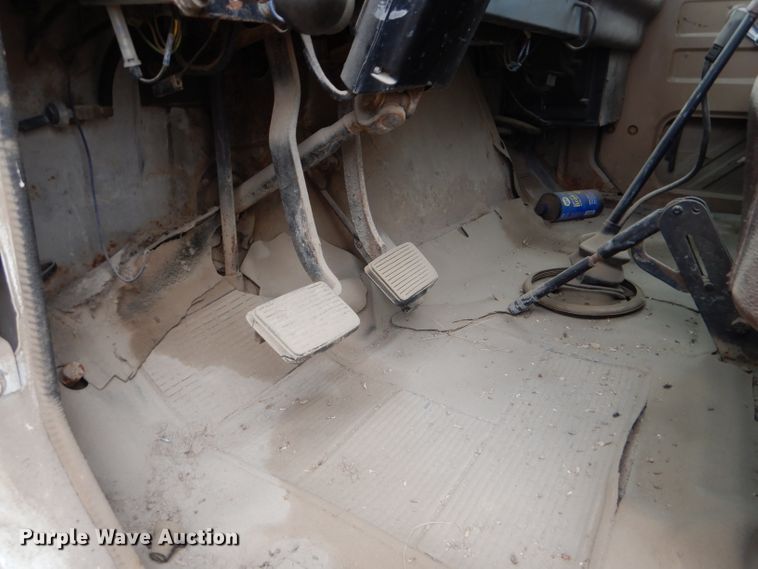 image for item FT9747 1979 International 1724 dump truck