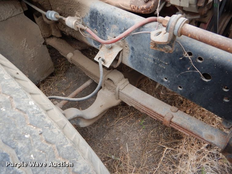 image for item FT9747 1979 International 1724 dump truck