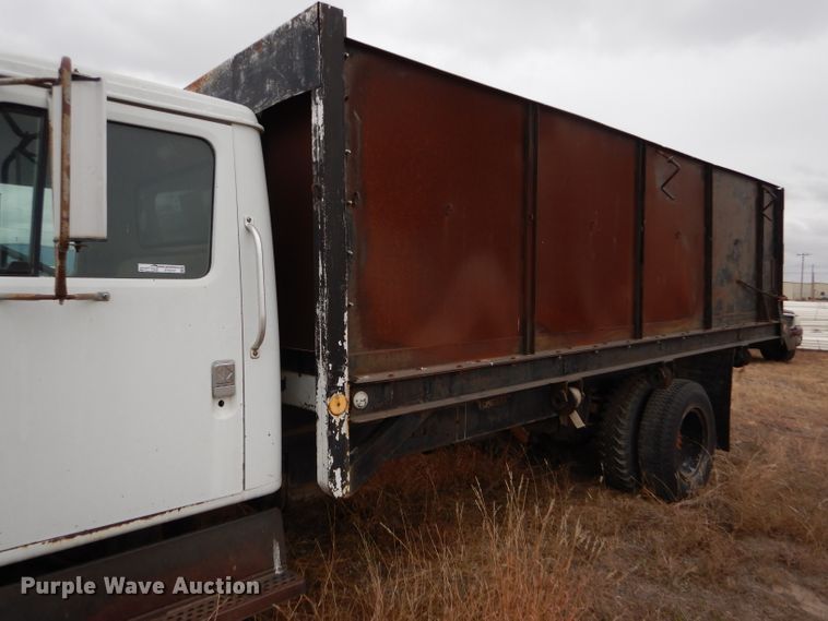 image for item FT9747 1979 International 1724 dump truck