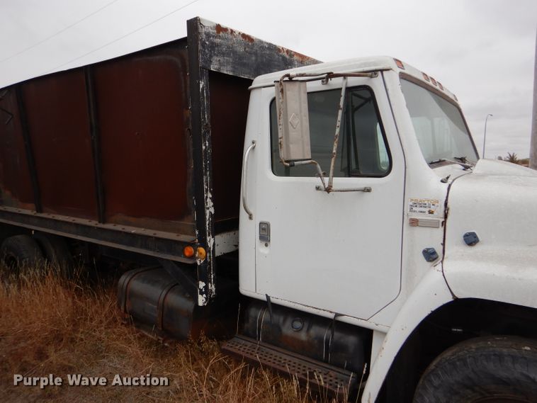 image for item FT9747 1979 International 1724 dump truck