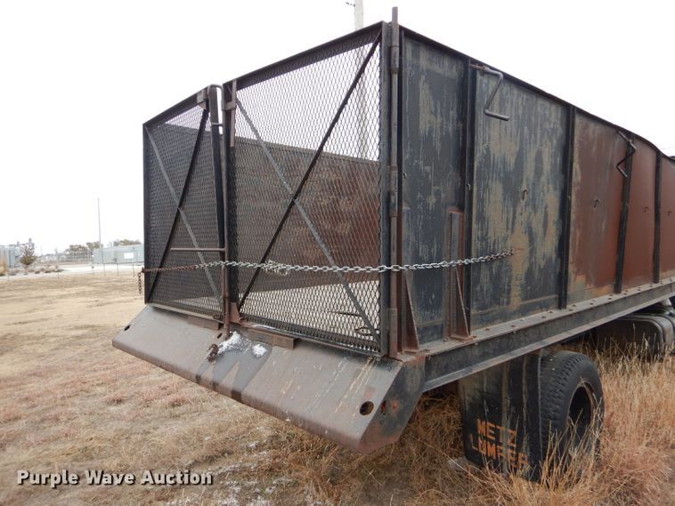image for item FT9747 1979 International 1724 dump truck