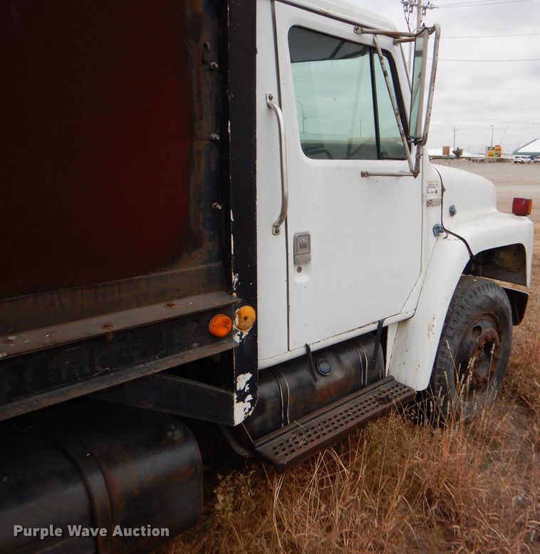 image for item FT9747 1979 International 1724 dump truck