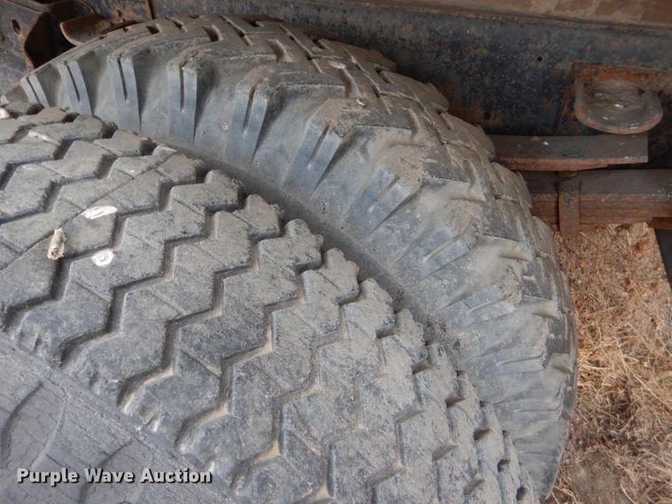 image for item FT9747 1979 International 1724 dump truck