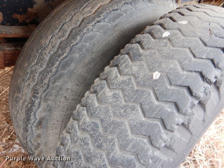 image for item FT9747 1979 International 1724 dump truck