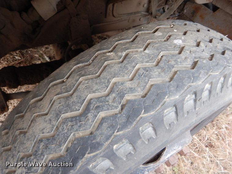 image for item FT9747 1979 International 1724 dump truck