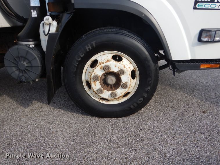 image for item FU9720 2013 Isuzu NPR refrigerated box truck