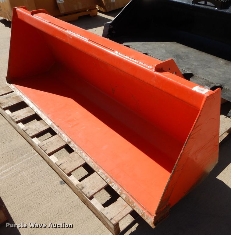 Kubota L2256 bucket in Grapevine, TX Item FV9530 sold Purple Wave