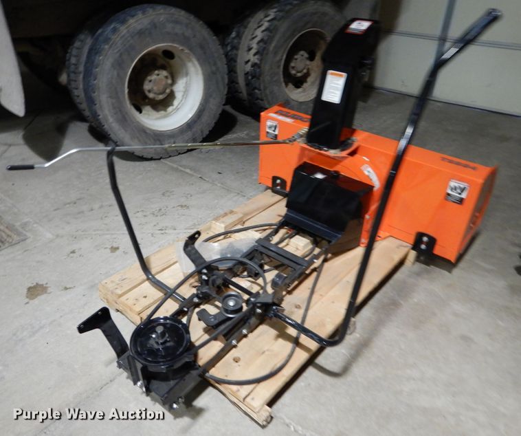 image for item GC9391 Kubota T2834 snow blower