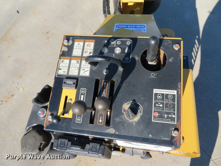 image for item GI9016 2014 Vermeer SC30TX stump grinder