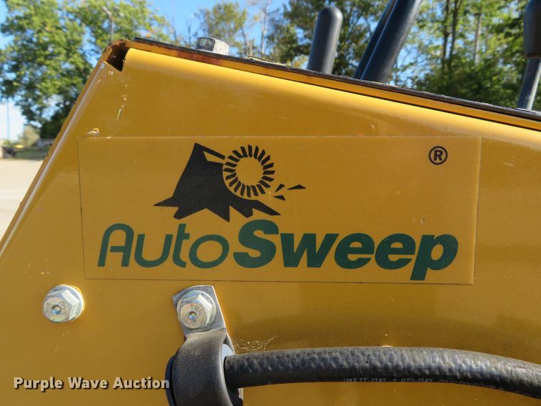 image for item GI9016 2014 Vermeer SC30TX stump grinder