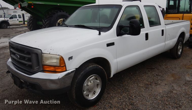 image for item GI9470 2001 Ford F350 Super Duty Crew Cab pickup truck