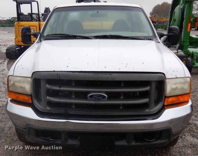 image for item GI9470 2001 Ford F350 Super Duty Crew Cab pickup truck