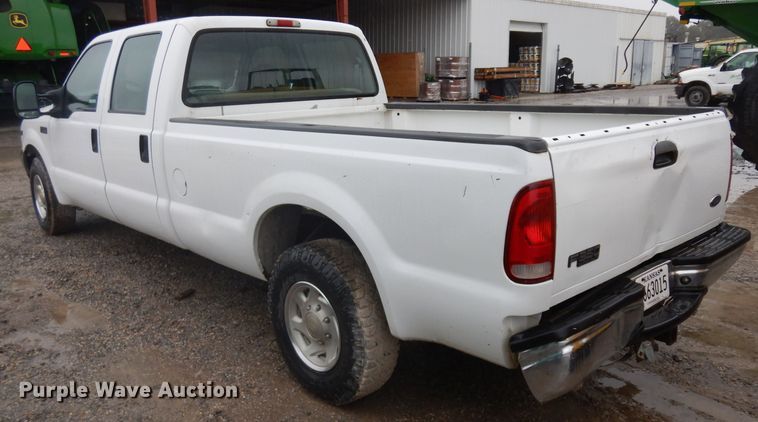 image for item GI9470 2001 Ford F350 Super Duty Crew Cab pickup truck