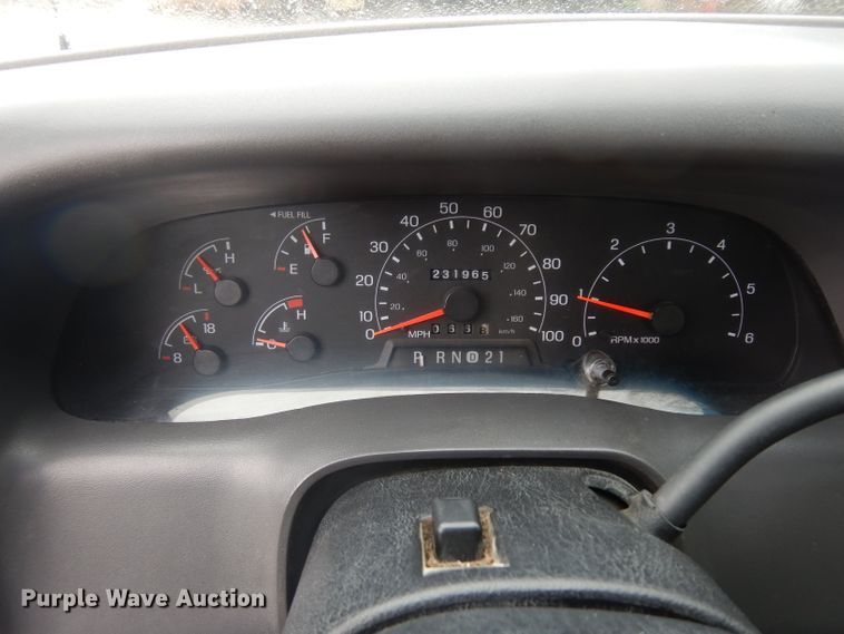 image for item GI9470 2001 Ford F350 Super Duty Crew Cab pickup truck