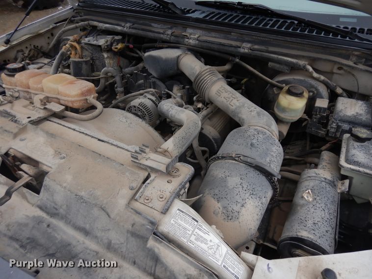 image for item GI9470 2001 Ford F350 Super Duty Crew Cab pickup truck