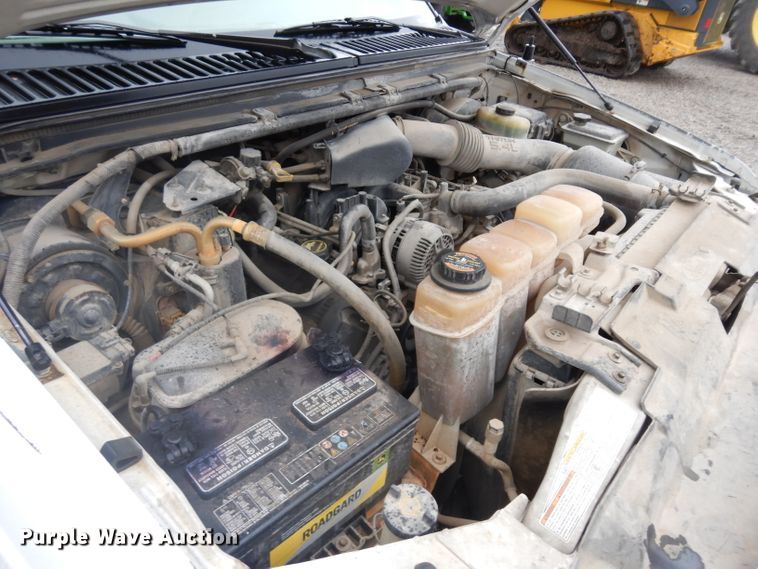 image for item GI9470 2001 Ford F350 Super Duty Crew Cab pickup truck