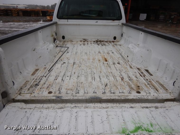 image for item GI9470 2001 Ford F350 Super Duty Crew Cab pickup truck