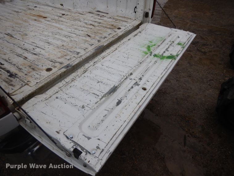 image for item GI9470 2001 Ford F350 Super Duty Crew Cab pickup truck