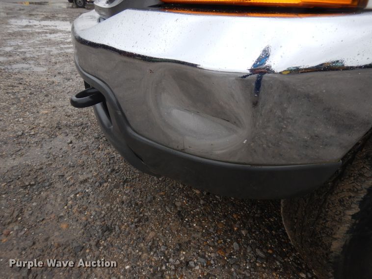 image for item GI9470 2001 Ford F350 Super Duty Crew Cab pickup truck