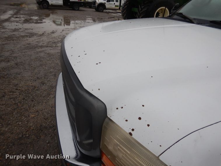 image for item GI9470 2001 Ford F350 Super Duty Crew Cab pickup truck