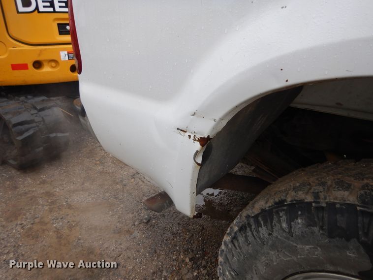 image for item GI9470 2001 Ford F350 Super Duty Crew Cab pickup truck