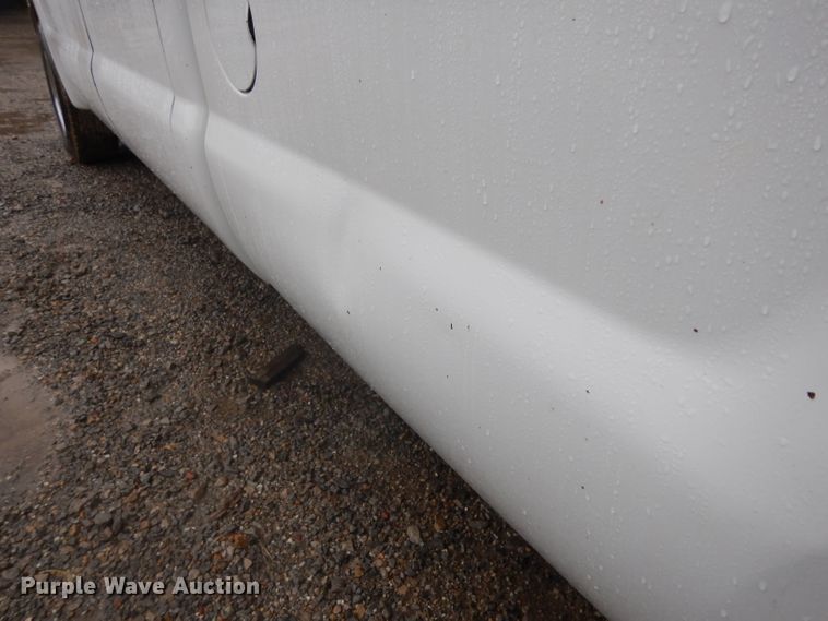 image for item GI9470 2001 Ford F350 Super Duty Crew Cab pickup truck