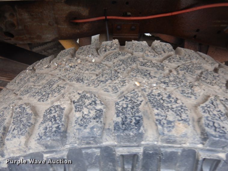 image for item GI9470 2001 Ford F350 Super Duty Crew Cab pickup truck