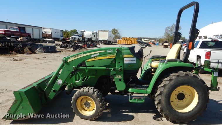 image for item GJ9904 2006 John Deere 3320 MFWD tractor