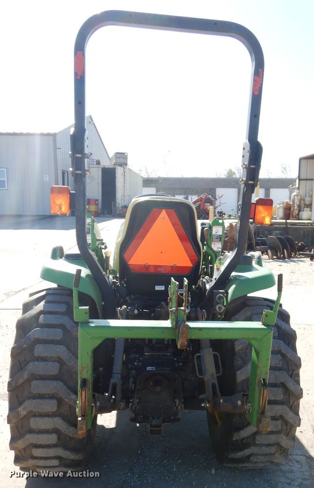 image for item GJ9904 2006 John Deere 3320 MFWD tractor