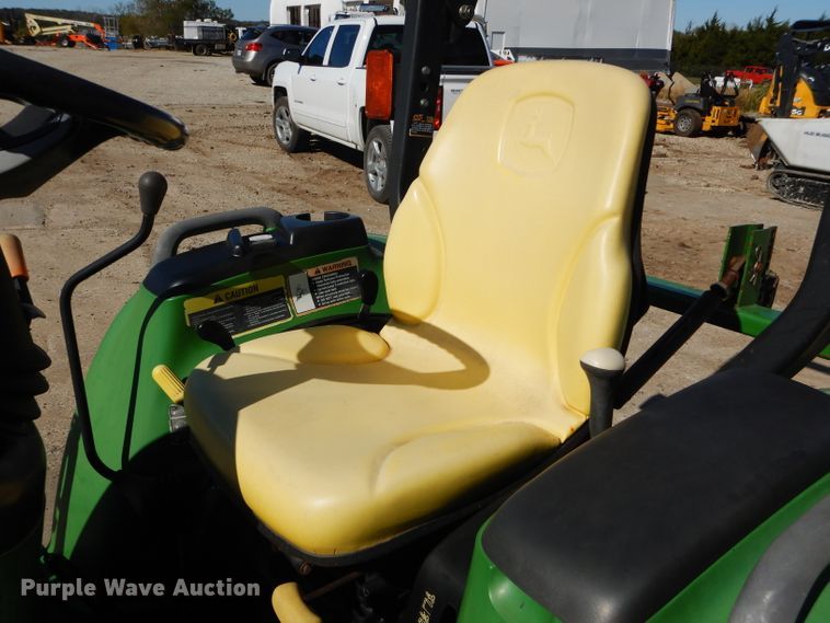 image for item GJ9904 2006 John Deere 3320 MFWD tractor