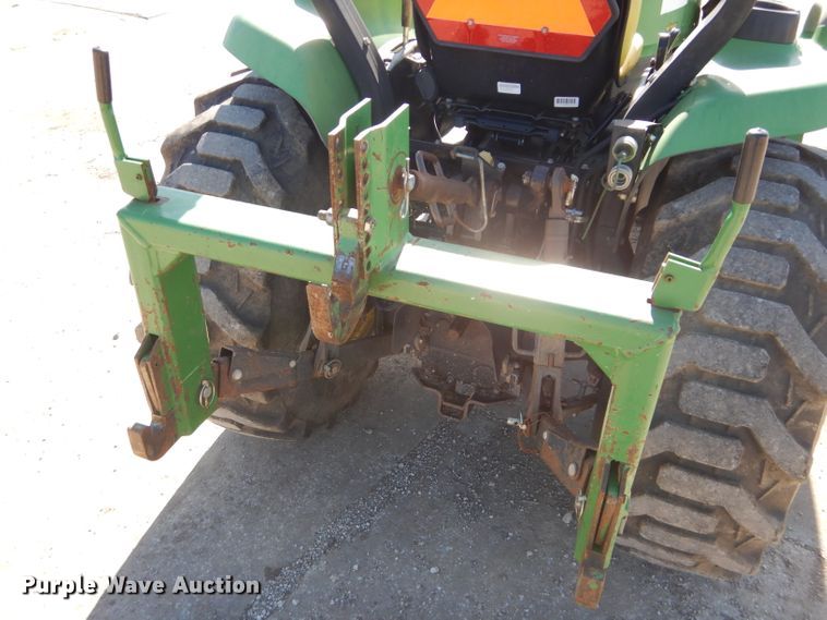 image for item GJ9904 2006 John Deere 3320 MFWD tractor