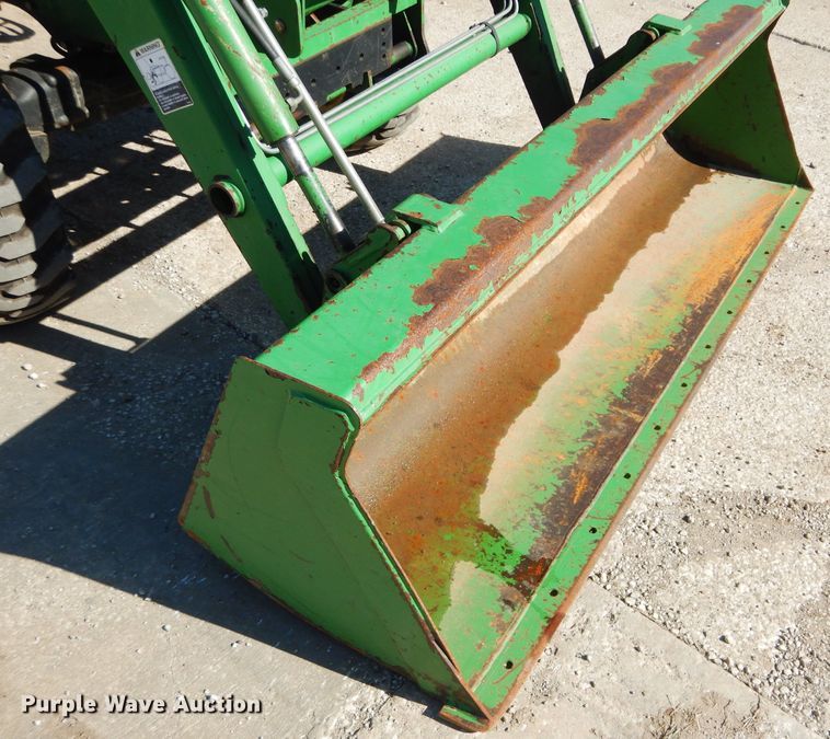 image for item GJ9904 2006 John Deere 3320 MFWD tractor