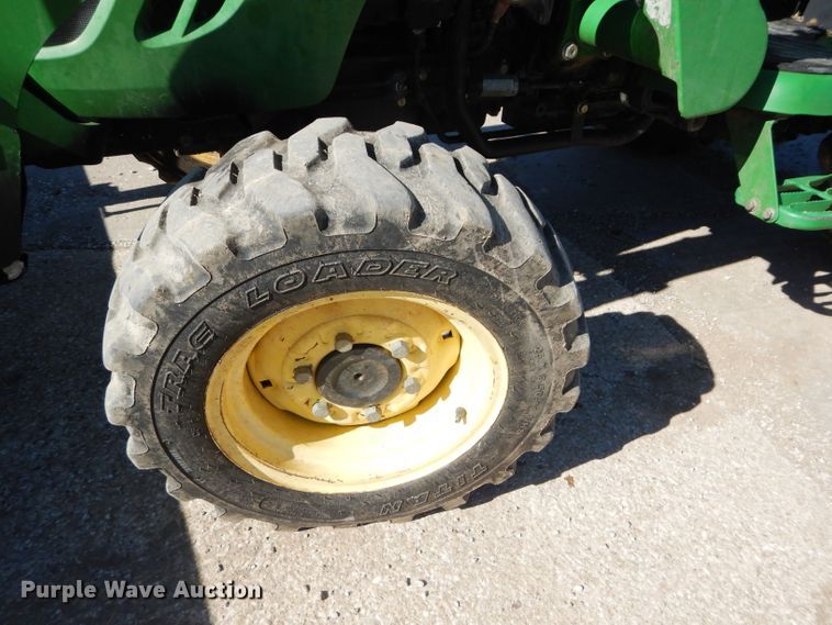 image for item GJ9904 2006 John Deere 3320 MFWD tractor